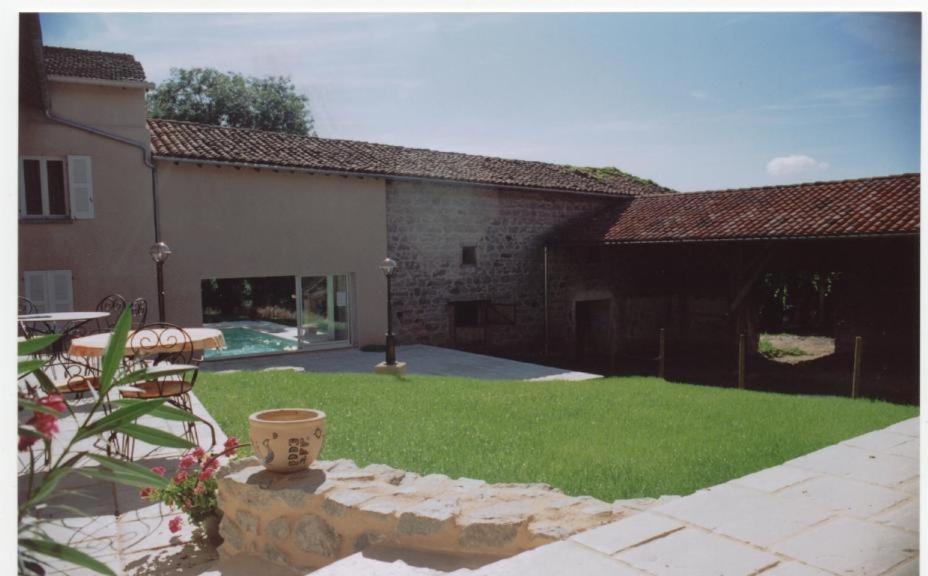 La Ferme Des Roses Bed & Breakfast Panissieres Exterior photo