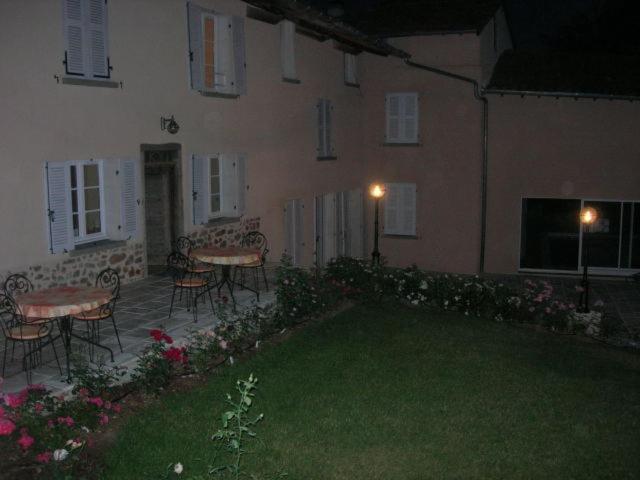 La Ferme Des Roses Bed & Breakfast Panissieres Exterior photo